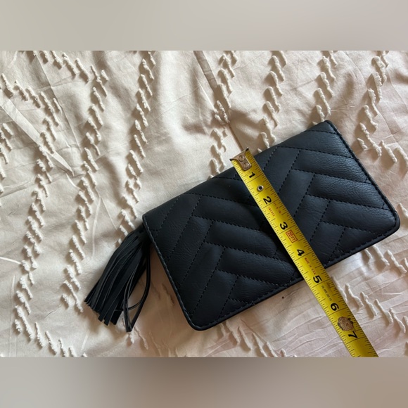 Cute Quilted Women’s Crossbody Purse - Picture 8 of 8